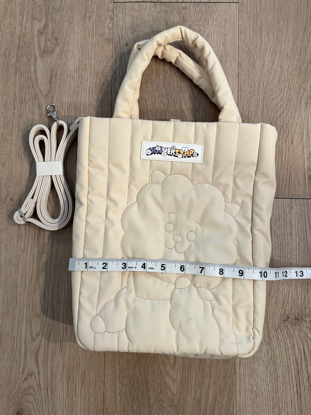 NWOT BT21 Rj Active Quilt Cream Tote Bag / Crossbody - Picture 4 of 6